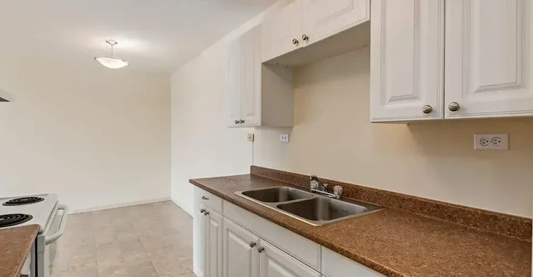 204-1658 3 Avenue NE, Medicine Hat, AB, T1C 1A3 - 10