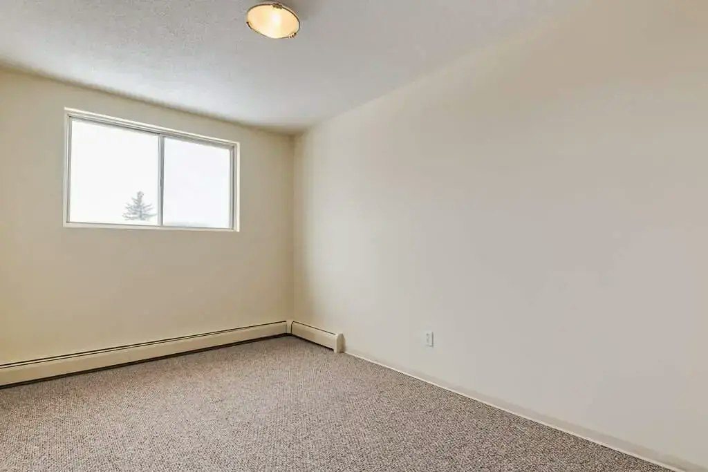 209-1658 3 Avenue NE, Medicine Hat, AB, T1C 1A3 - 12