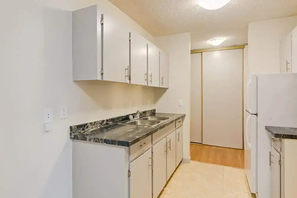 312-46 Carswell Road SE, Medicine Hat, AB, T1B 1M1 - 6