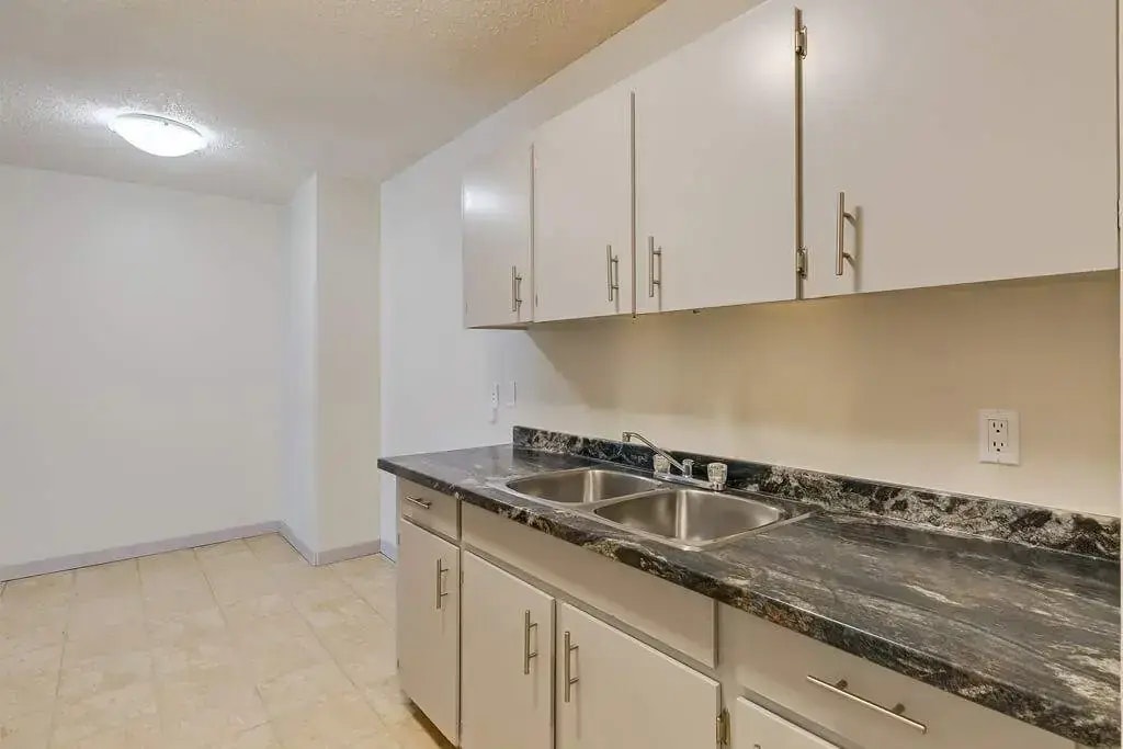 312-46 Carswell Road SE, Medicine Hat, AB, T1B 1M1 - 5