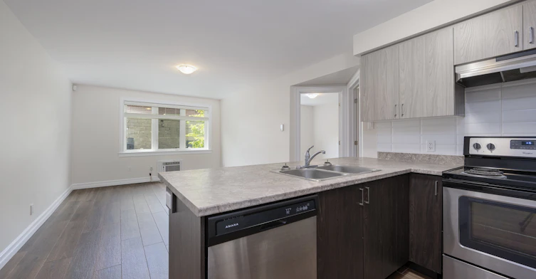 24-162 Cambridge Street North, Ottawa, ON, K1R 7A8 - 2