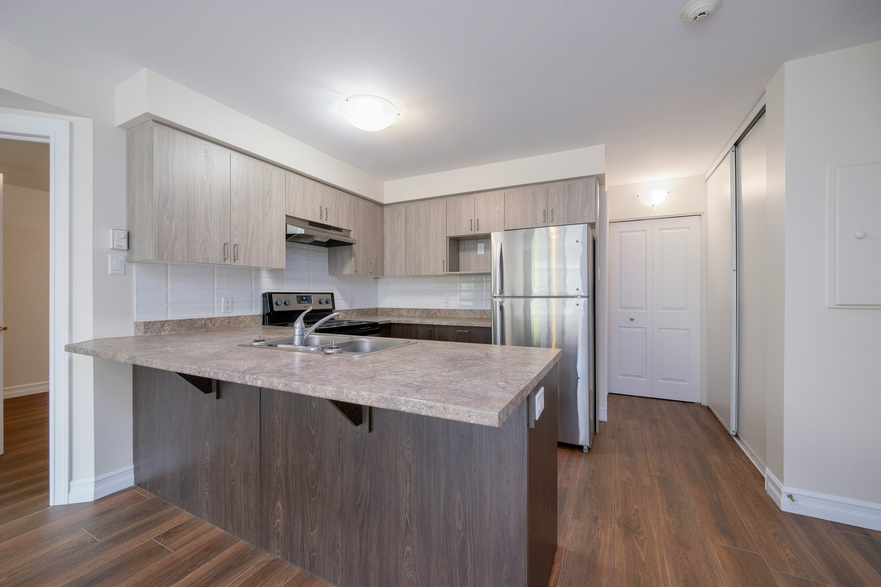 12-162 Cambridge Street North, Ottawa, ON, K1R 7A8 - 4