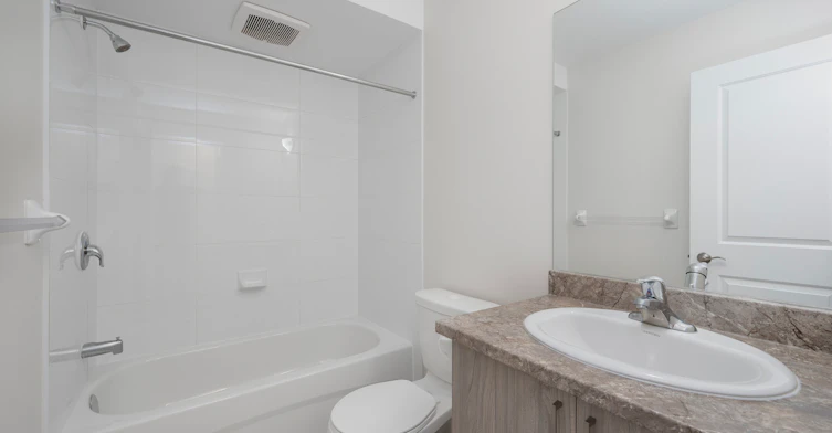 12-162 Cambridge Street North, Ottawa, ON, K1R 7A8 - 12