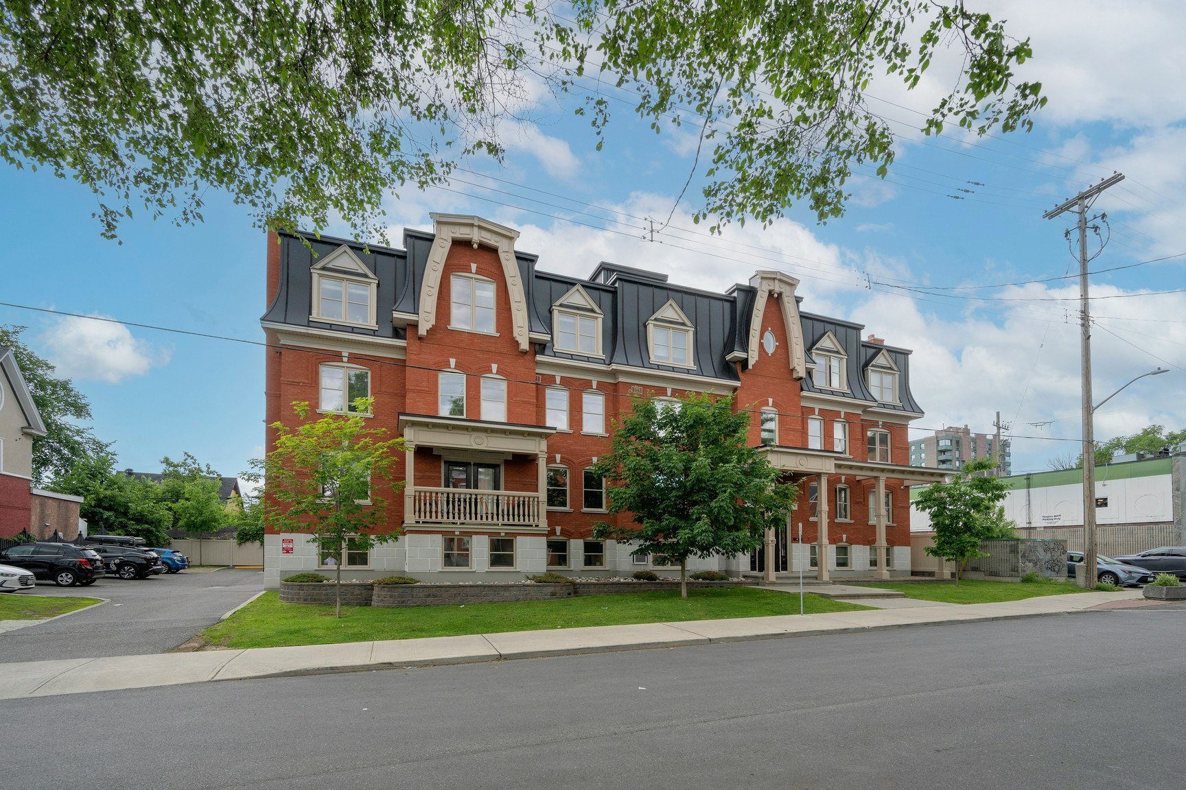 12-162 Cambridge Street North, Ottawa, ON, K1R 7A8