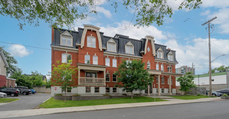 12-162 Cambridge Street North, Ottawa, ON, K1R 7A8