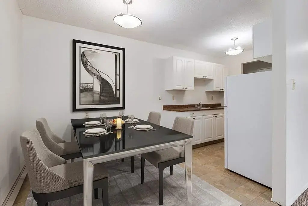 204-2253 Southview Drive SE, Medicine Hat, AB, T1B 1R5 - 2