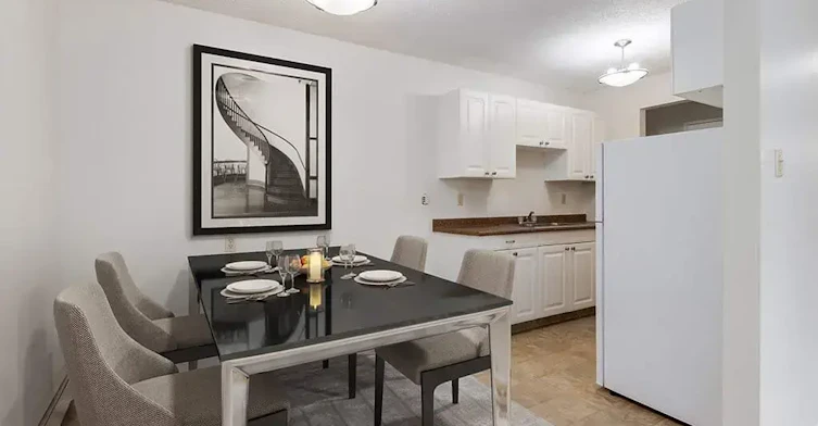 204-2253 Southview Drive SE, Medicine Hat, AB, T1B 1R5 - 2
