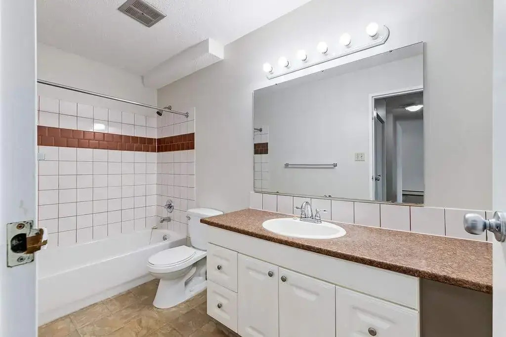 204-2253 Southview Drive SE, Medicine Hat, AB, T1B 1R5 - 10