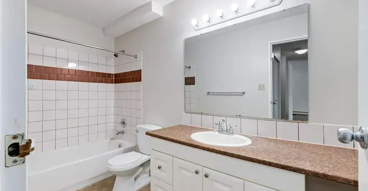 204-2253 Southview Drive SE, Medicine Hat, AB, T1B 1R5 - 10