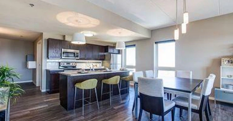 2006-300 Assiniboine Avenue, Winnipeg, MB, R3C 0T1