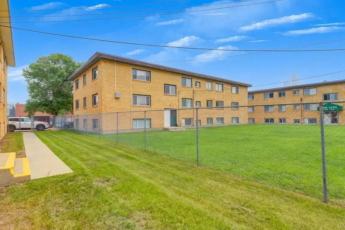 104-10960 105 Street W, Edmonton, AB, T5H 2X4 - 23