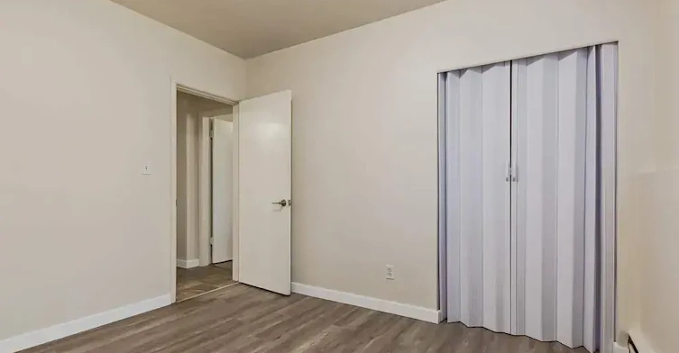 104-10960 105 Street W, Edmonton, AB, T5H 2X4 - 14