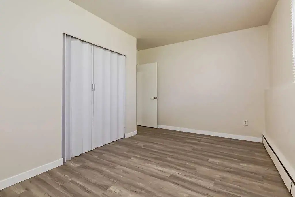 104-10960 105 Street W, Edmonton, AB, T5H 2X4 - 16
