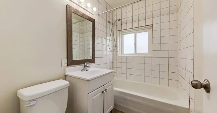 104-10960 105 Street W, Edmonton, AB, T5H 2X4 - 6