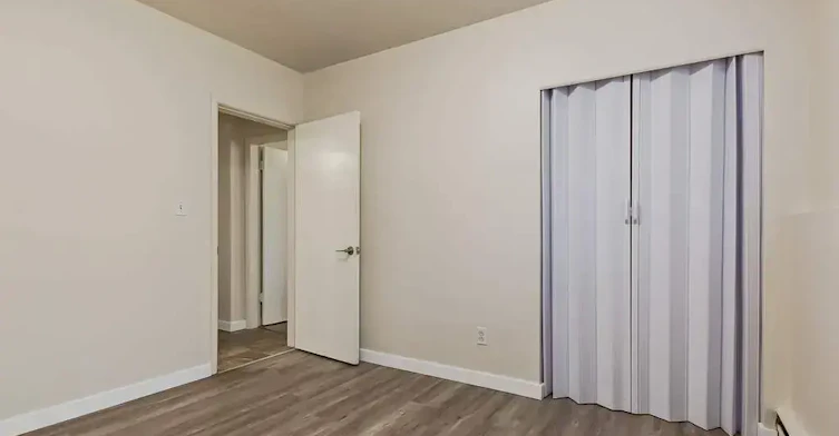 2-10960 105 Street W, Edmonton, AB, T5H 2X4 - 14