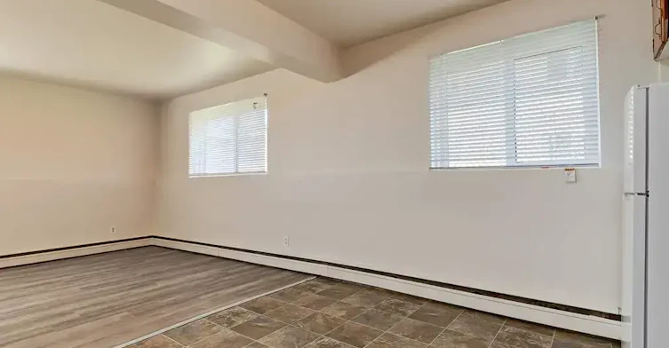 2-10960 105 Street W, Edmonton, AB, T5H 2X4 - 11