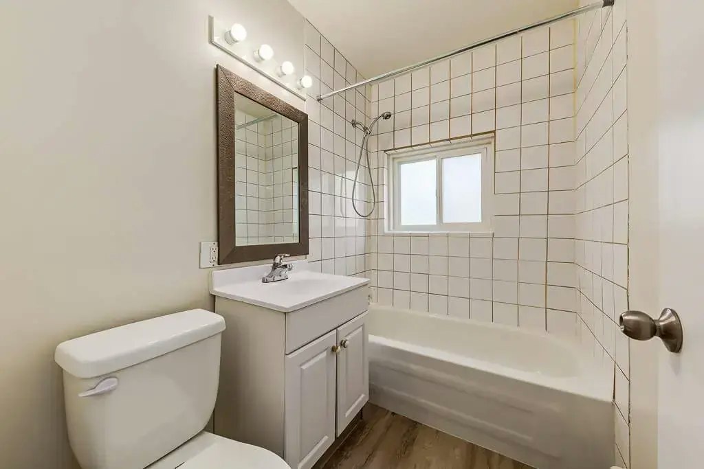 2-10960 105 Street W, Edmonton, AB, T5H 2X4 - 6