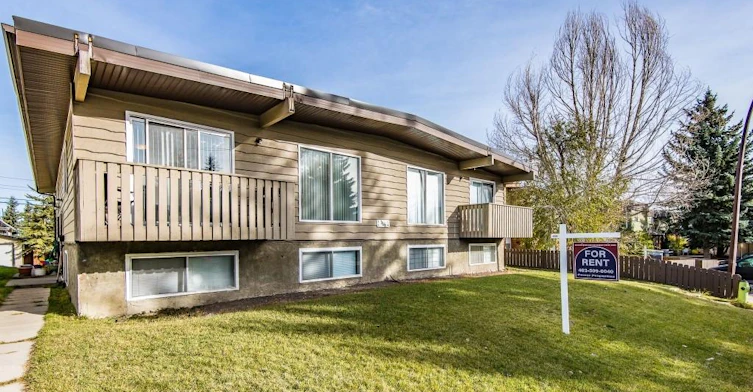 116C Sabrina Way SW, Calgary, AB, T2W 2N6