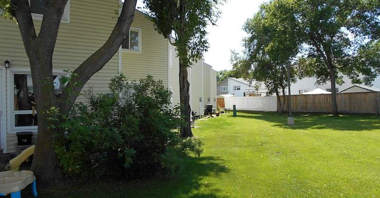100 Wickham Road, Winnipeg, MB, R2J 4K6 - 2