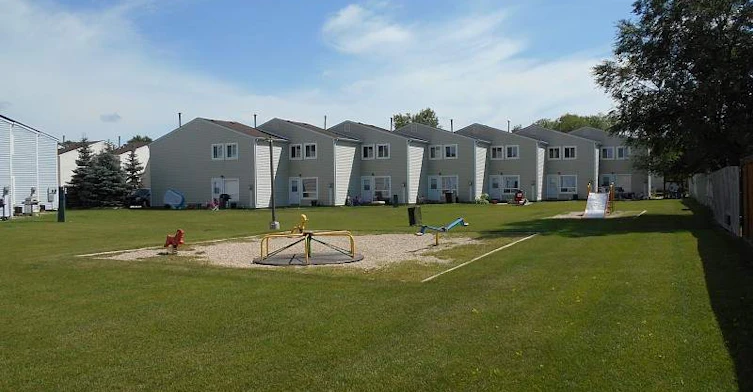 100 Wickham Road, Winnipeg, MB, R2J 4K6 - 3