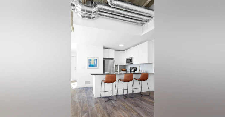 A - 0611-10621 100th Avenue NW, Edmonton, AB, T5J 0B3 - 8
