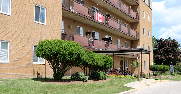 308-325 Willowdale Crescent, Sarnia, ON, N7T 7R2 - 3