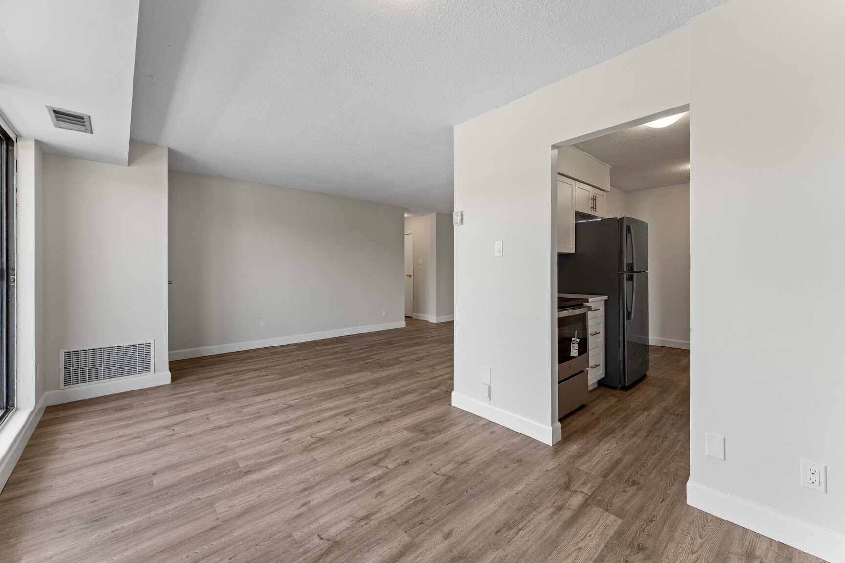 307-343 Grand Avenue E, Chatham-Kent, ON, N7L 4W5 - 9