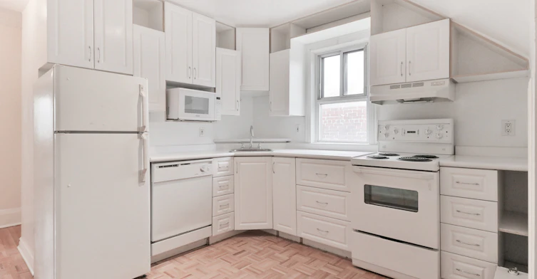 3-938 Avenue Road, Toronto, ON, M5P 2K8 - 4