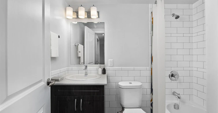 1641-100-1645 Bathurst Street, Toronto, ON, M5P 3J6 - 7