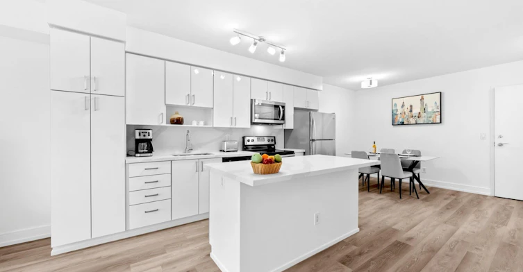 C3-50 John Street, Toronto, ON, M5V 3T5 - 3