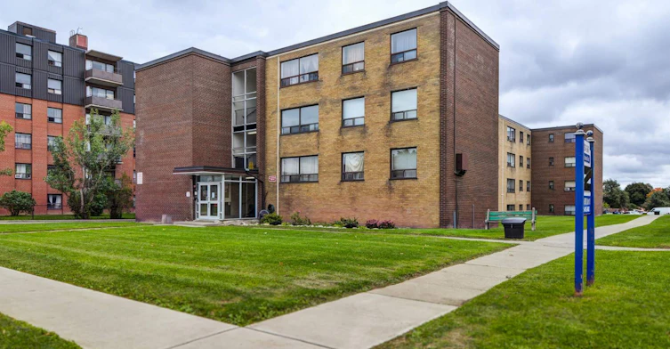 202-1545 Birchmount Road, Toronto, ON, M1P 2H2 - 2