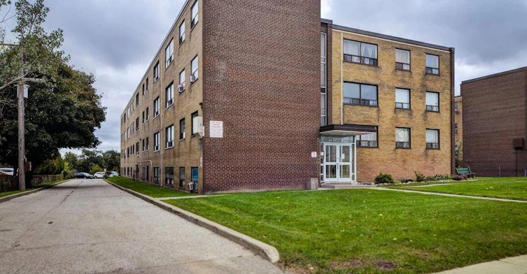 202-1545 Birchmount Road, Toronto, ON, M1P 2H2 - 4