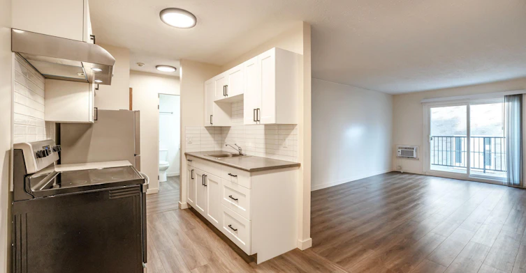 101-864 Fairview Road, Penticton, BC, V2A 5Y8 - 5