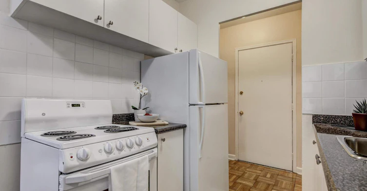 510 Dawes Road, Toronto, ON, M4B 2G4 - 10