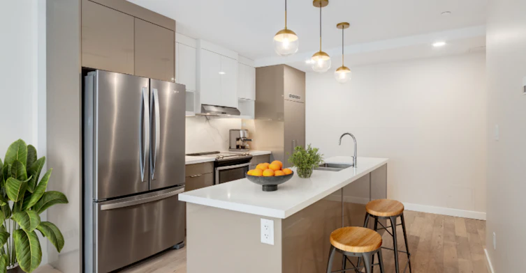 105-220 4th Avenue SW, Calgary, AB, T2P 0H5 - 2