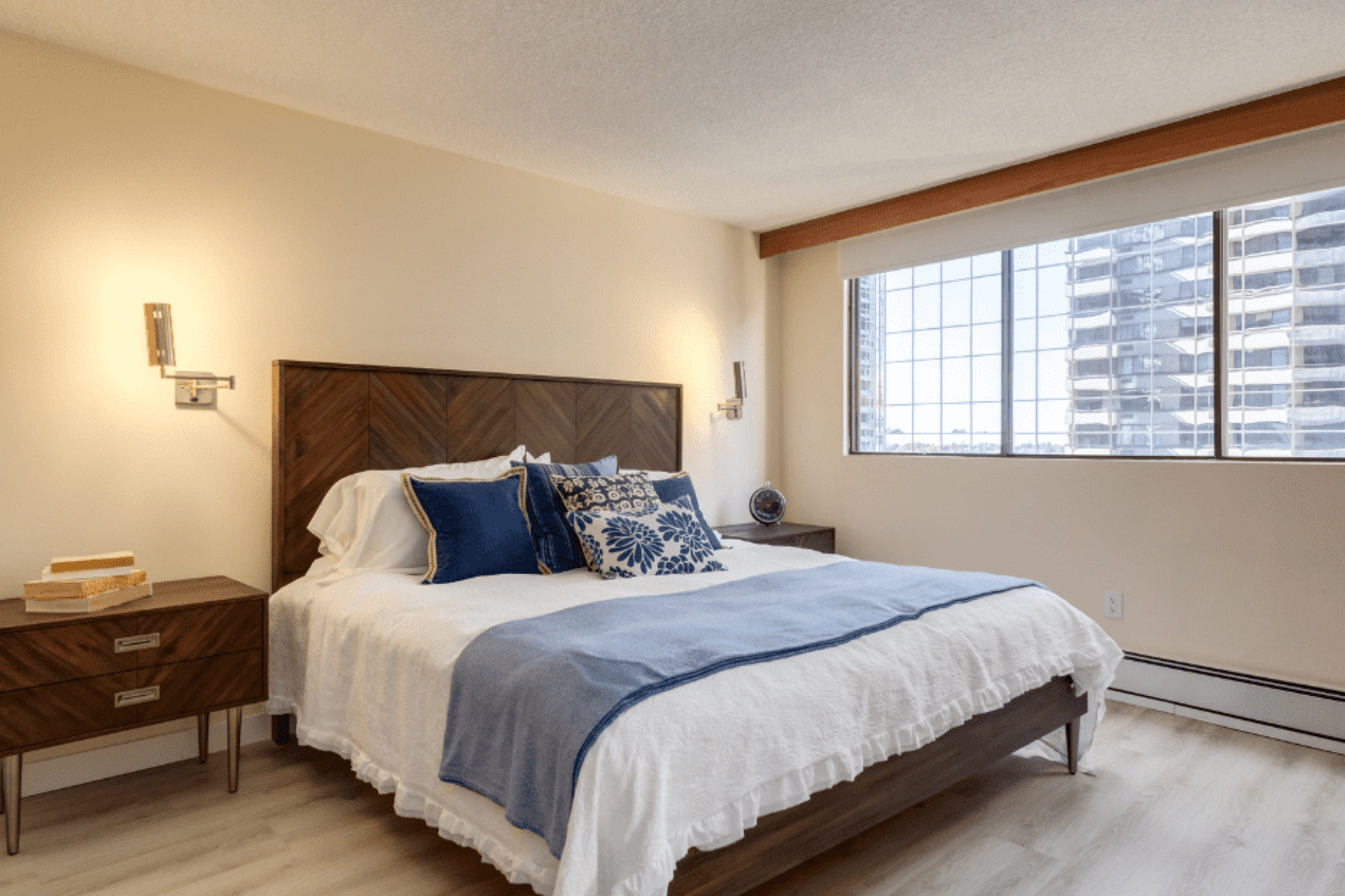 36-220 4th Avenue SW, Calgary, AB, T2P 0H5 - 4