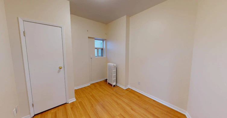 2938 Danforth Avenue, Toronto, ON, M4C 1M5 - 3