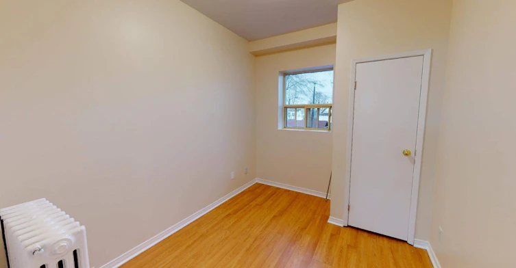 2938 Danforth Avenue, Toronto, ON, M4C 1M5 - 5