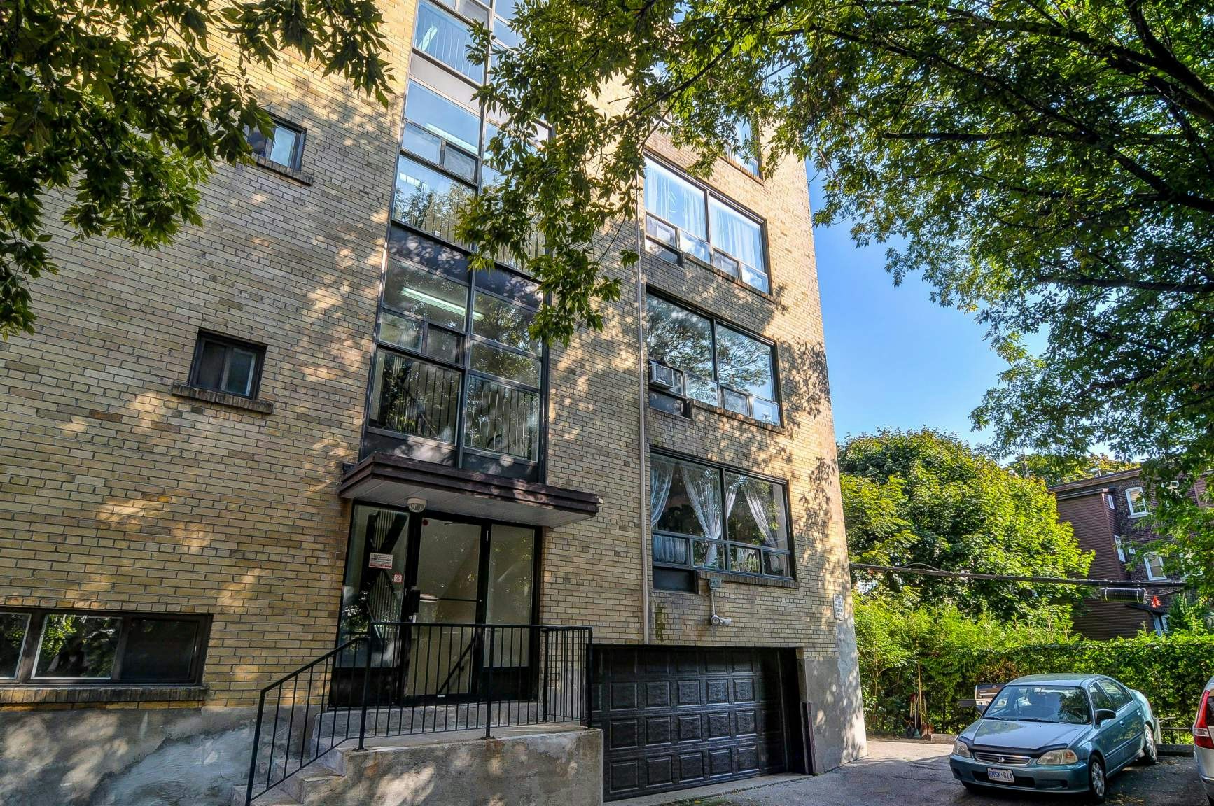 402-15 Eastwood Road, Toronto, ON, M4L 2C4 - 8