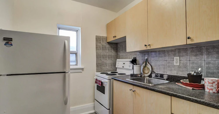 411-1 Homewood Avenue, Toronto, ON, M4Y 2J8