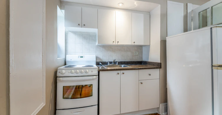 213-1 Homewood Avenue, Toronto, ON, M4Y 2J8
