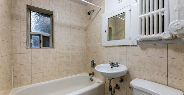 213-1 Homewood Avenue, Toronto, ON, M4Y 2J8 - 8