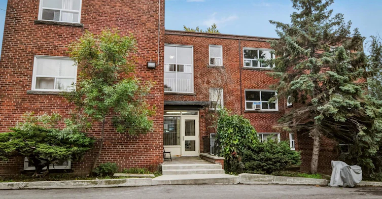 6 Folcroft, Toronto, ON, M1N 1J3 - 3