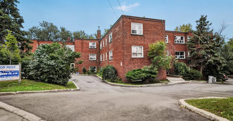 6 Folcroft, Toronto, ON, M1N 1J3 - 2