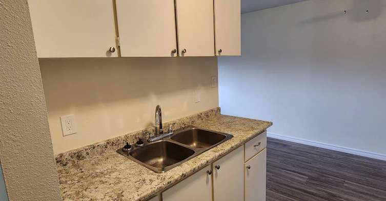 1st-4001 Enemark Crescent, Prince George, BC, V2N 2X8 - 4