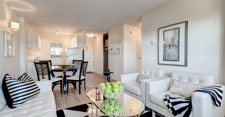 3520 31 Street NW, Calgary, AB, T2L 2A4 - 7