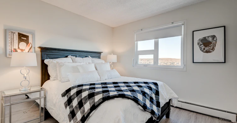 3520 31 Street NW, Calgary, AB, T2L 2A4 - 8