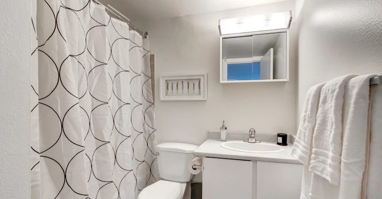 3520 31 Street NW, Calgary, AB, T2L 2A4 - 9