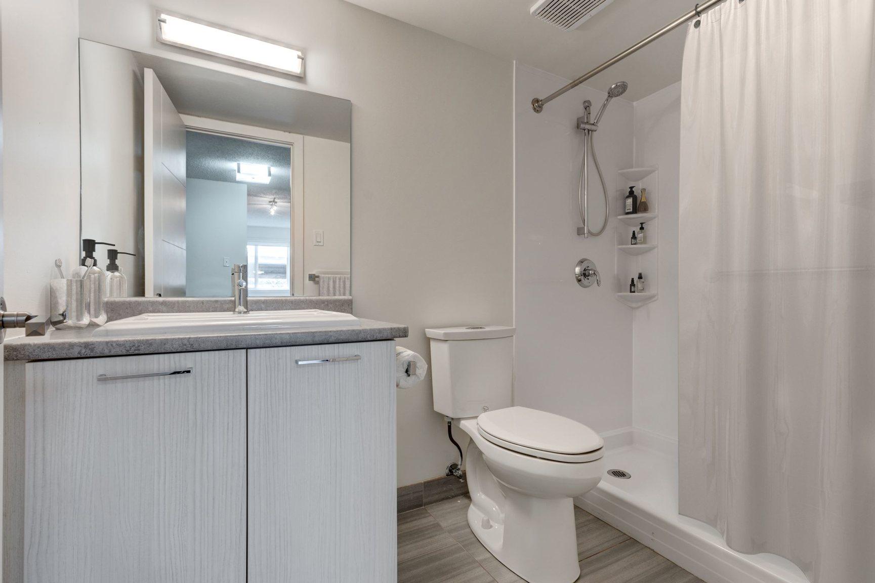 3520 31 Street NW, Calgary, AB, T2L 2A4 - 13