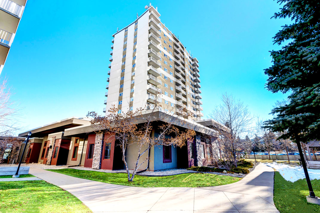 3520 31 Street NW, Calgary, AB, T2L 2A4 - 20